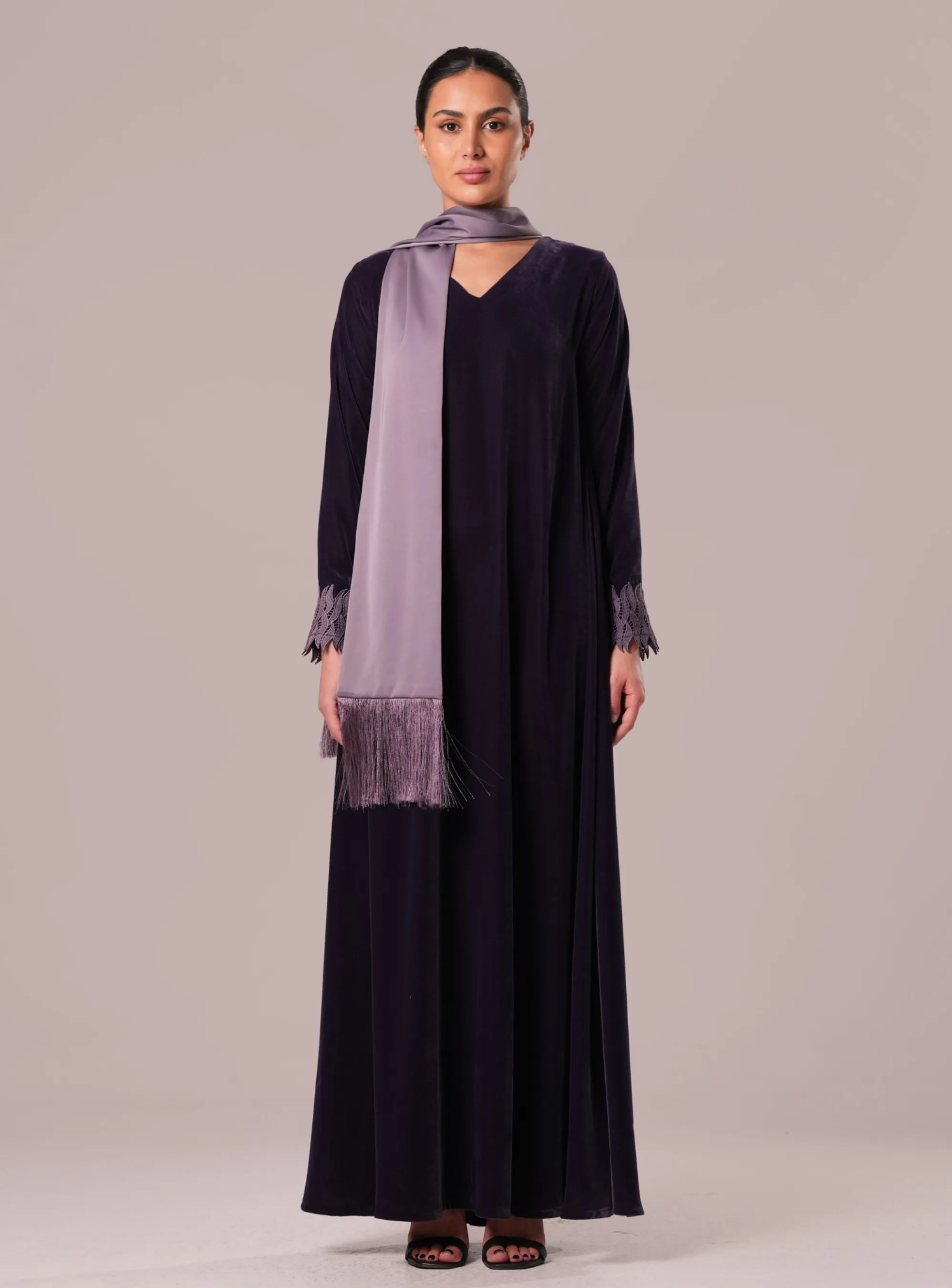 جلابية المخمل مع وشاح