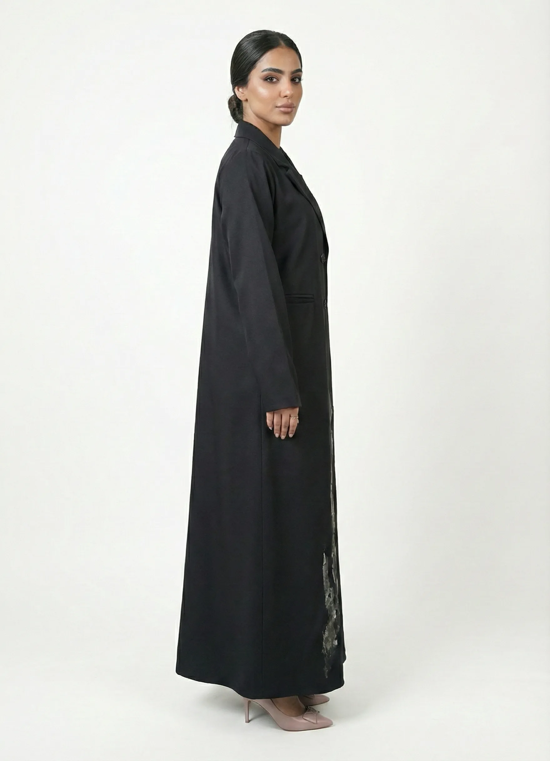 عباية بليزر - لمسة الدهان