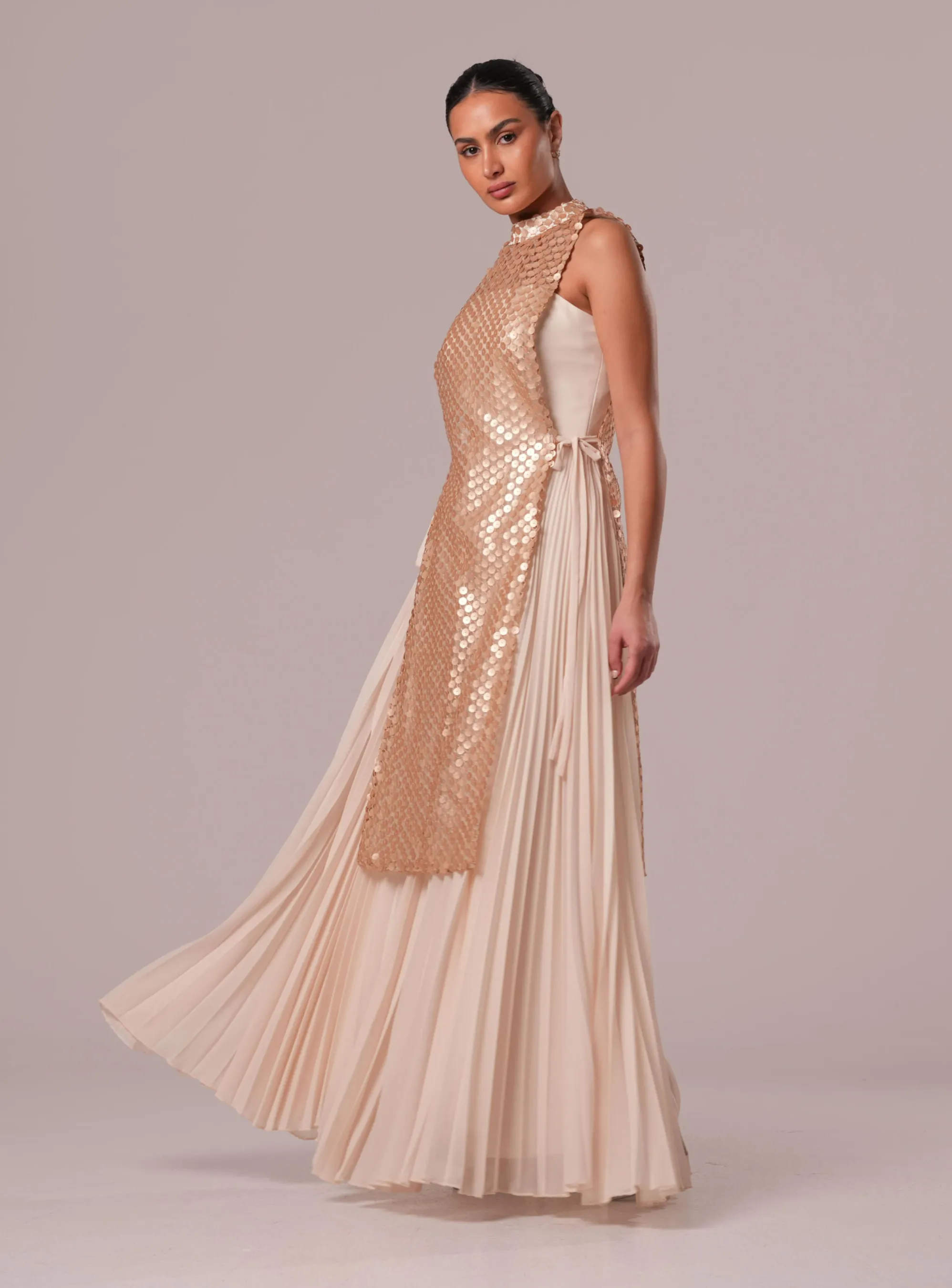 فستان الترتر المطفي والشيفون