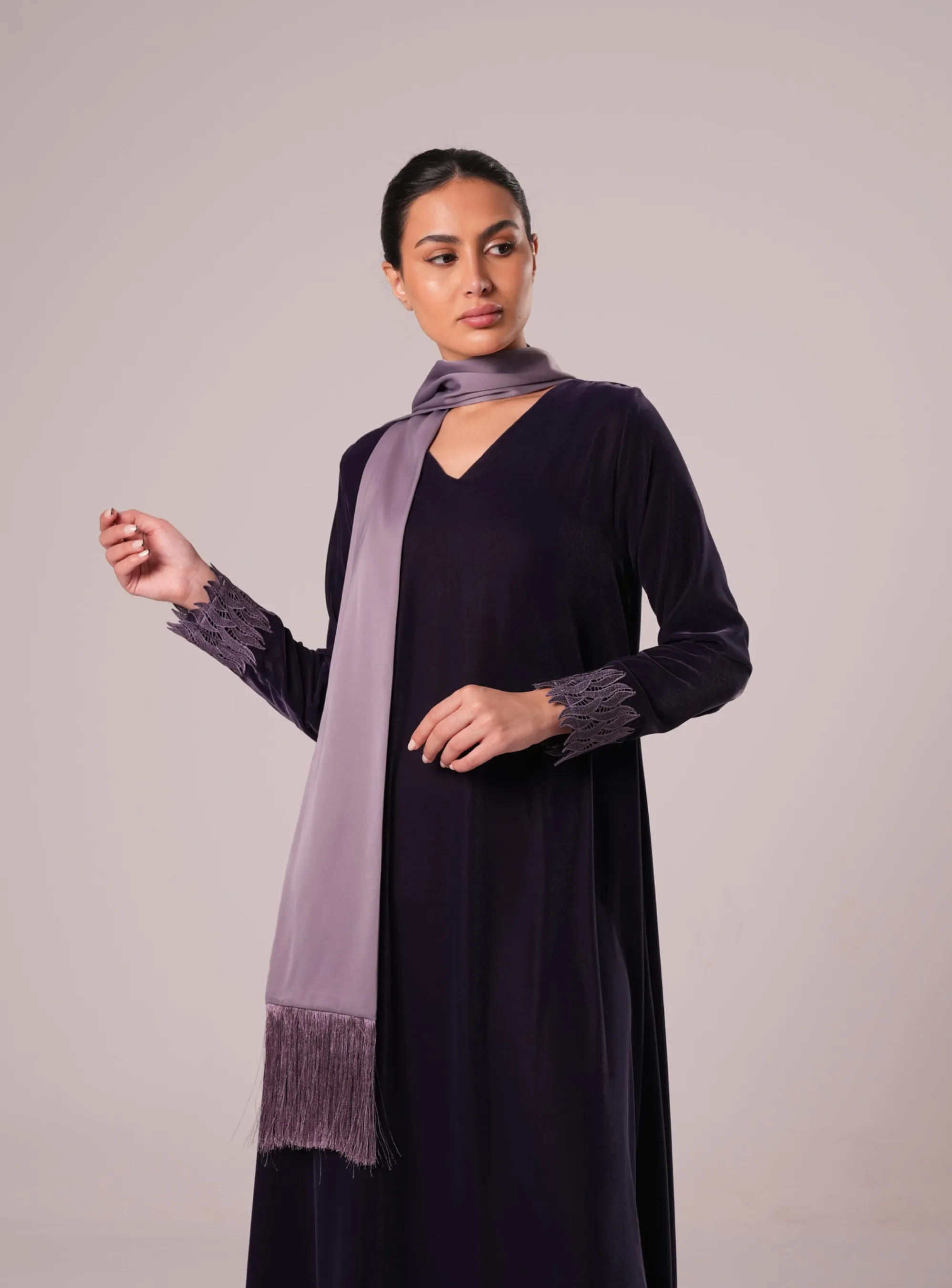 جلابية المخمل مع وشاح