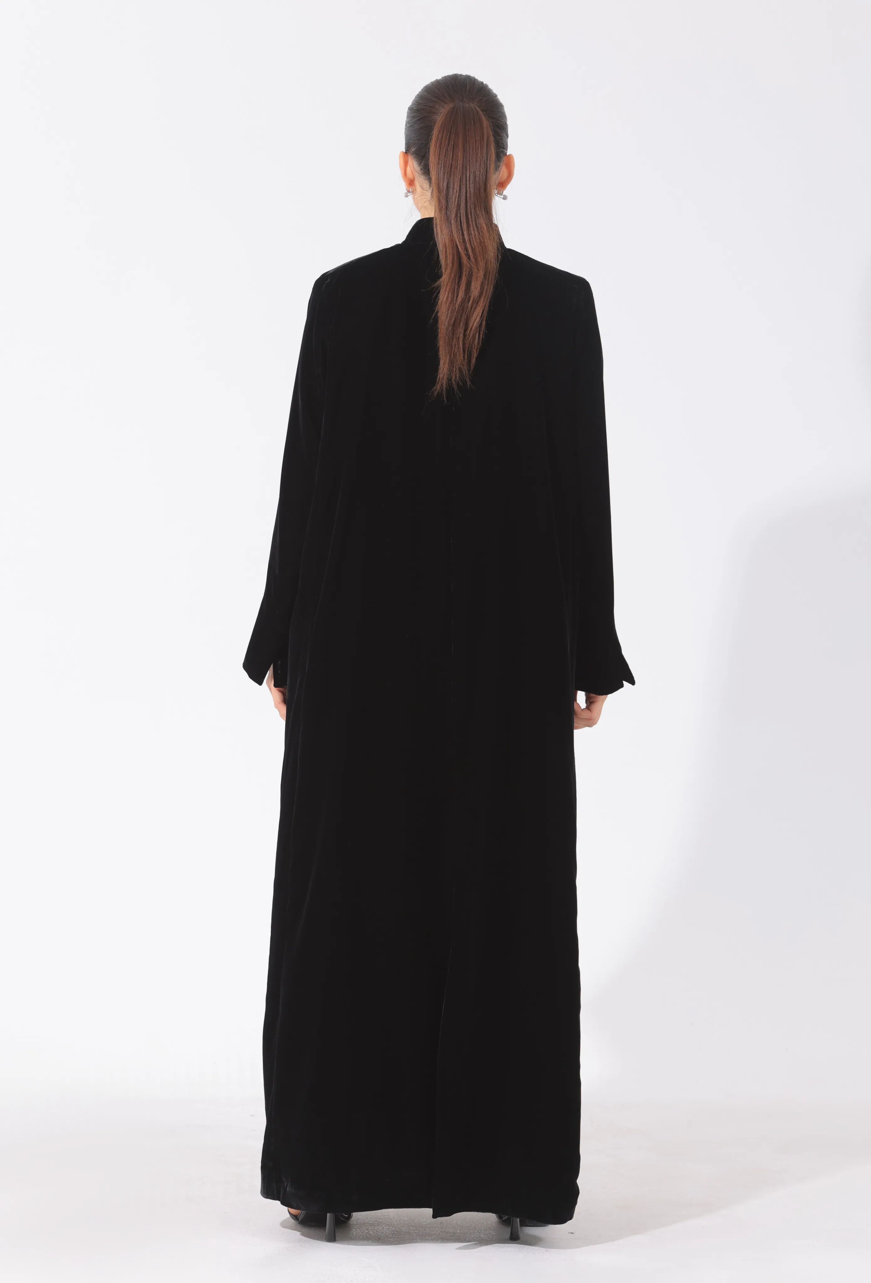 عباية الورد – أسود