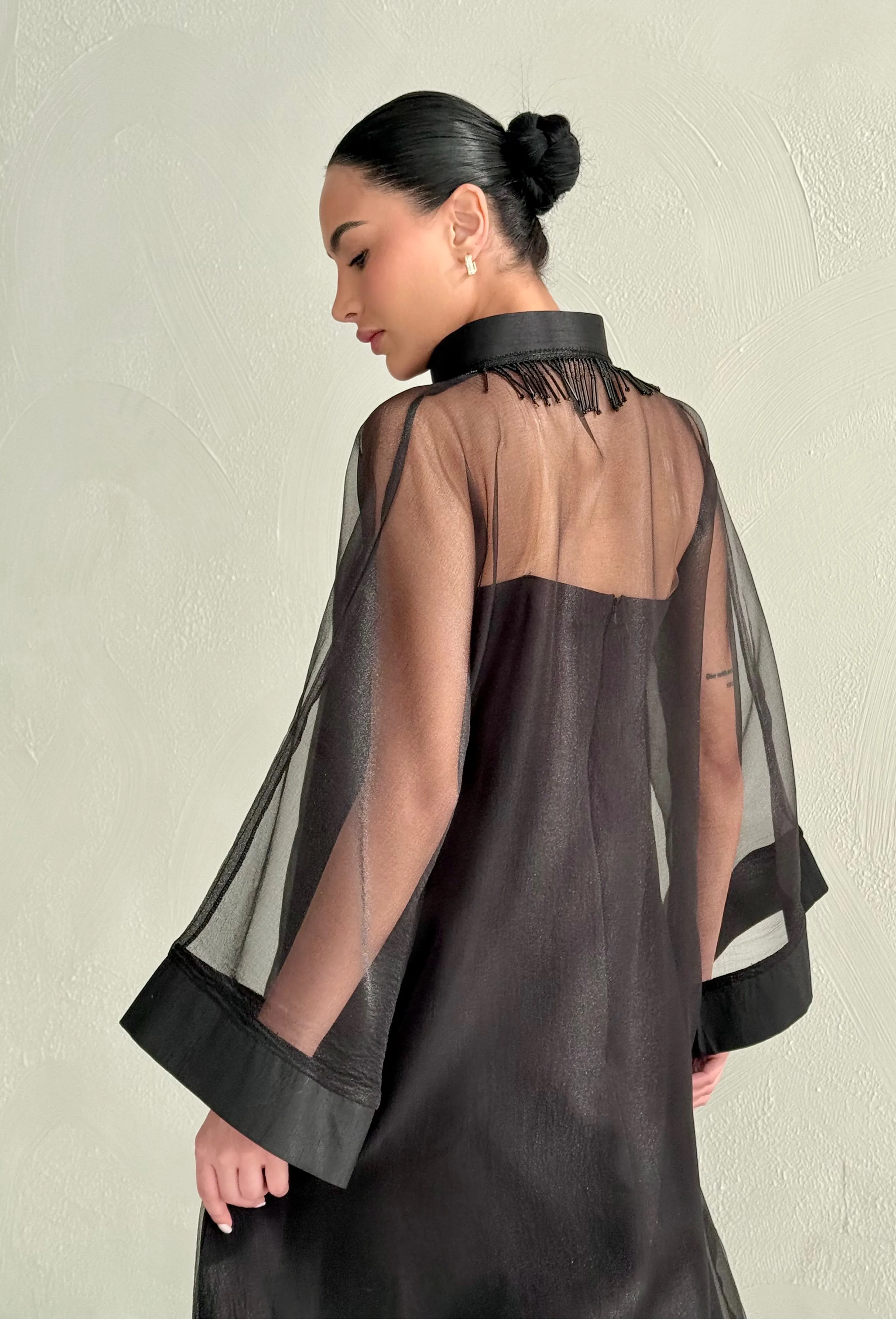 جلابية بياقة خرز