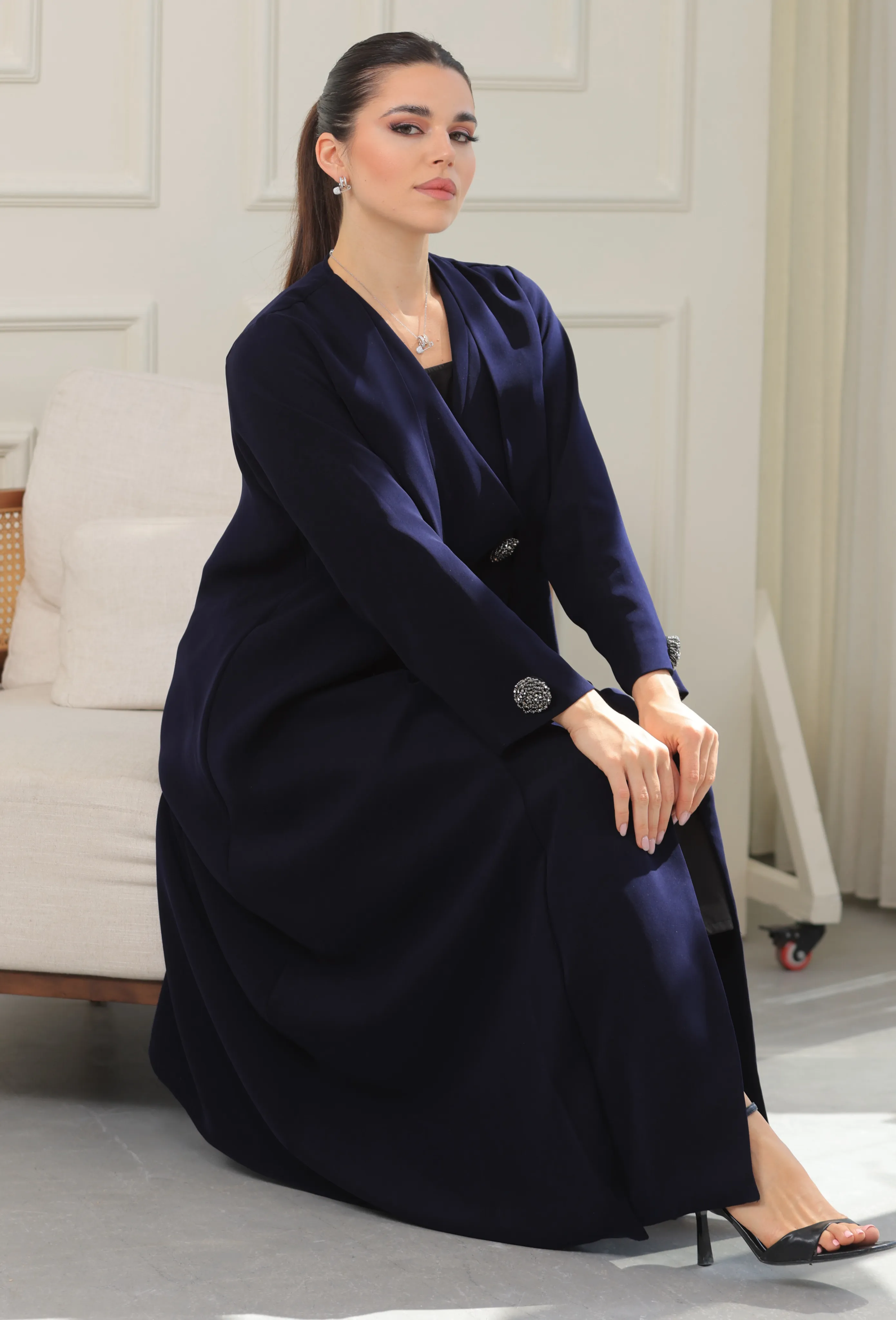 عباية كريب بأزرار شك