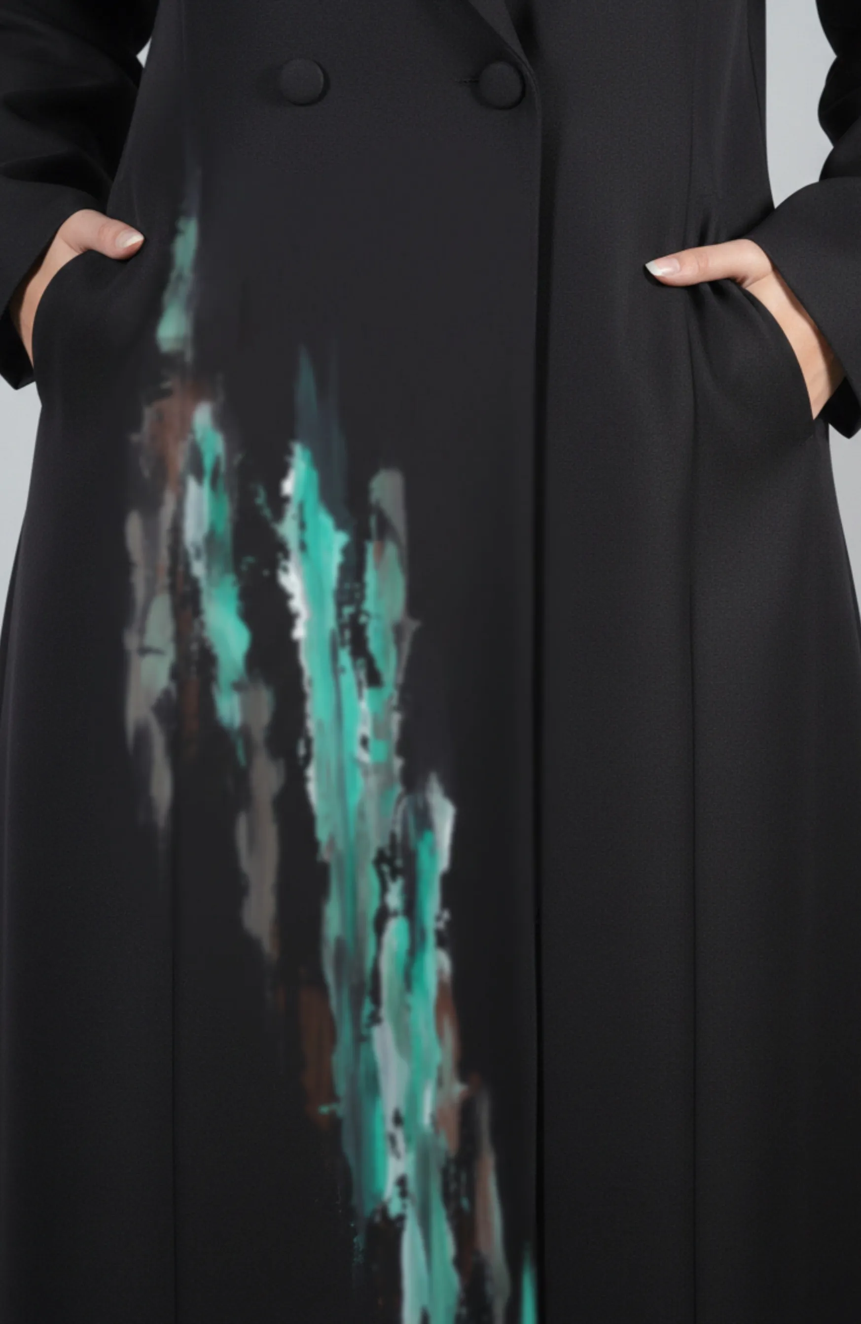 عباية بليزر كريب - بلمسة فنية