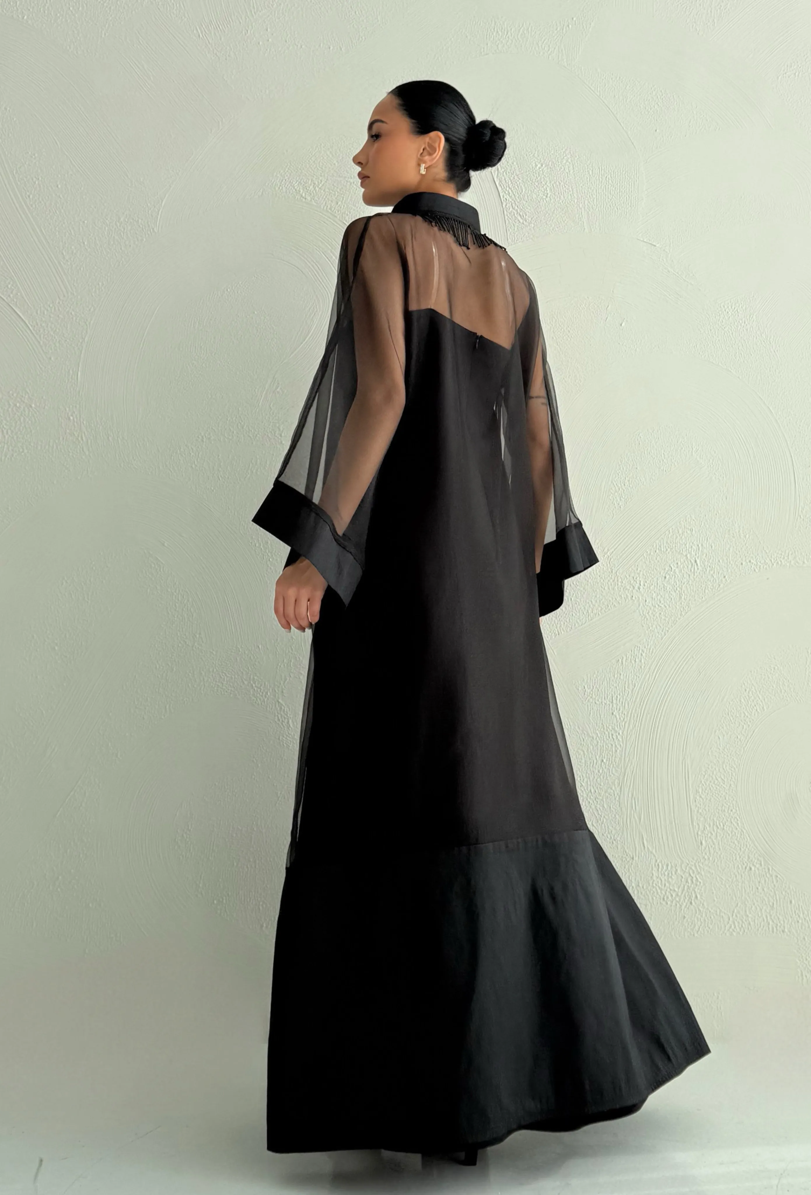 جلابية بياقة خرز